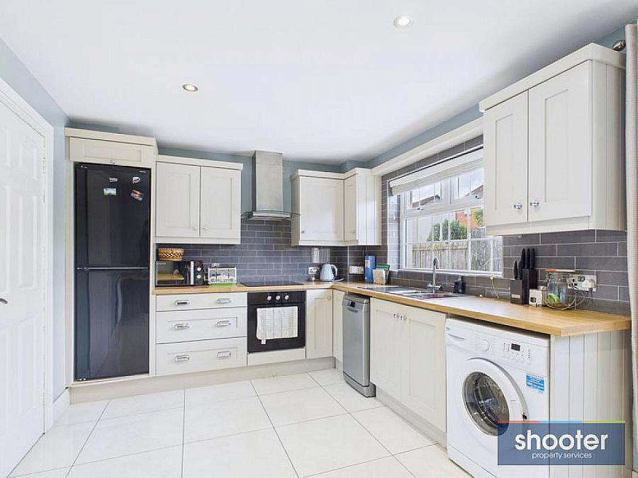 11 Springfarm Heights