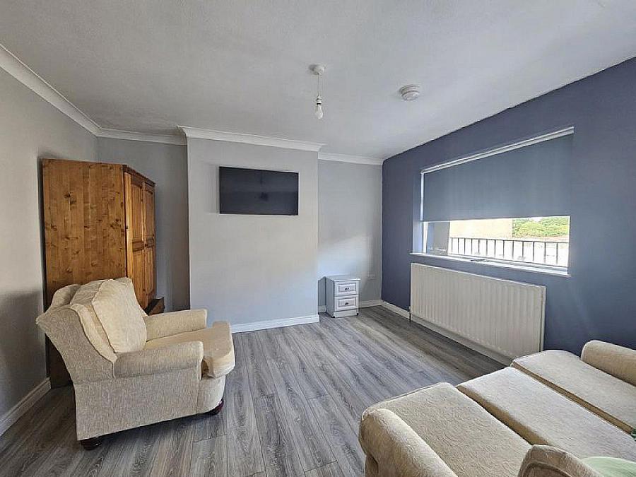 Flat 1 1A Church Square