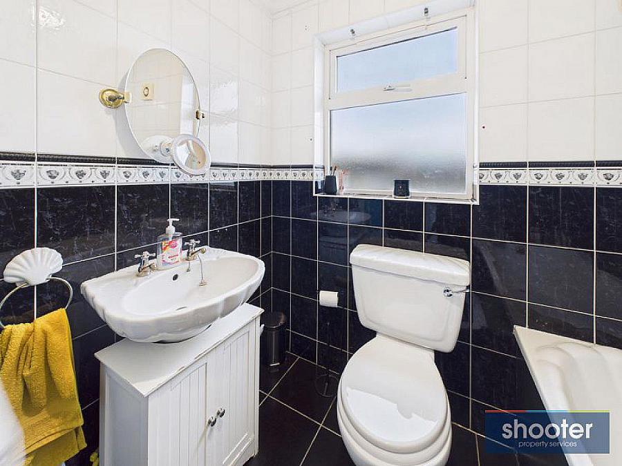 12 Blackthorn Grange