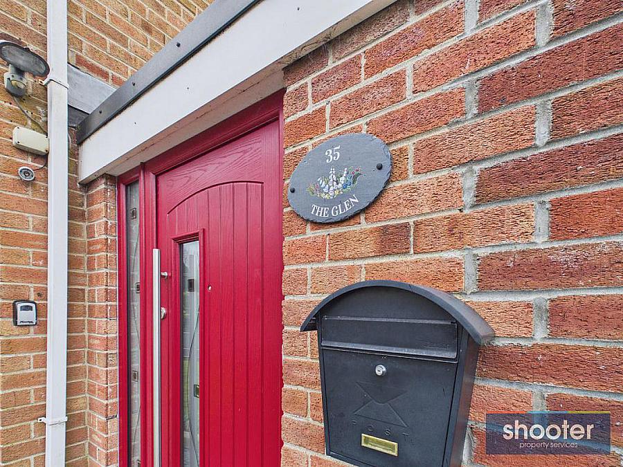 35 The Glen