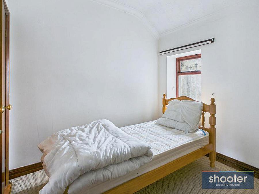 17 College Square East