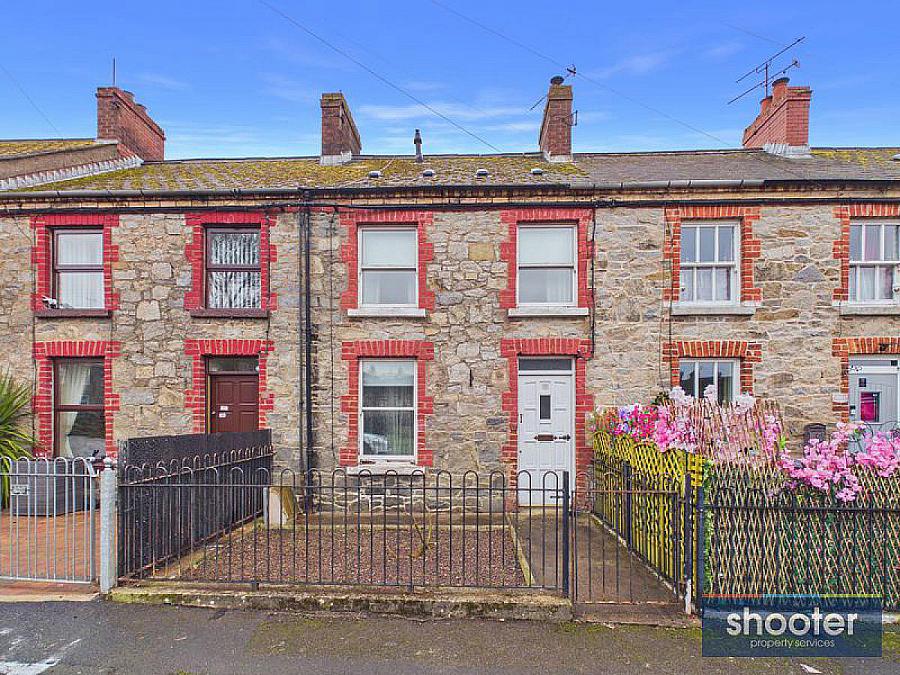 17 College Square East