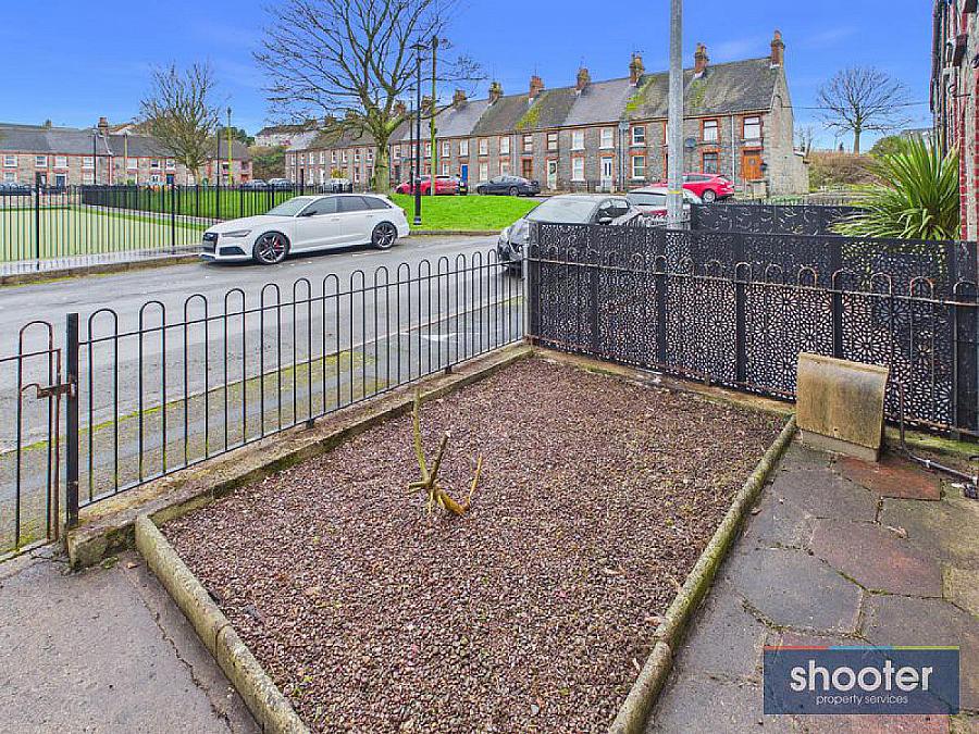 17 College Square East