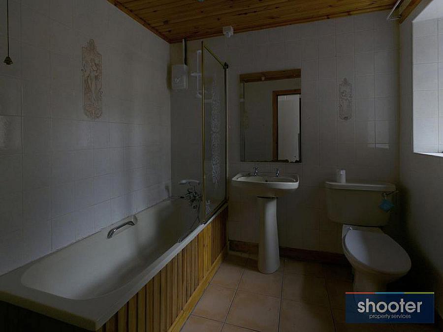 17 College Square East