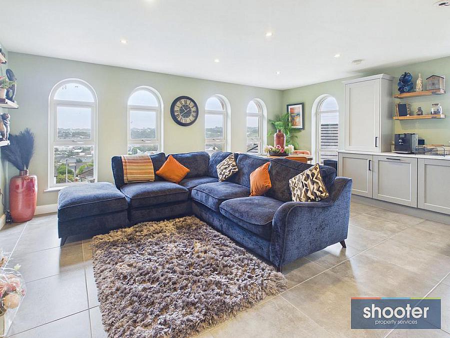6 Ballybot Close