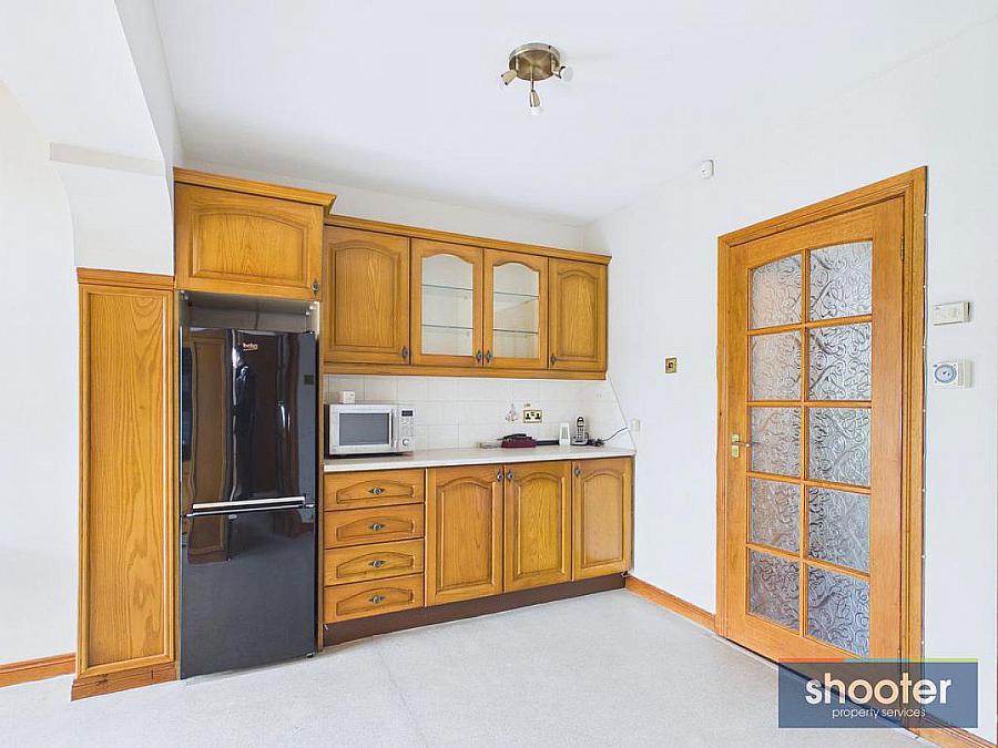 4 Beechmount Park