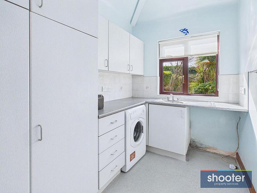 4 Beechmount Park