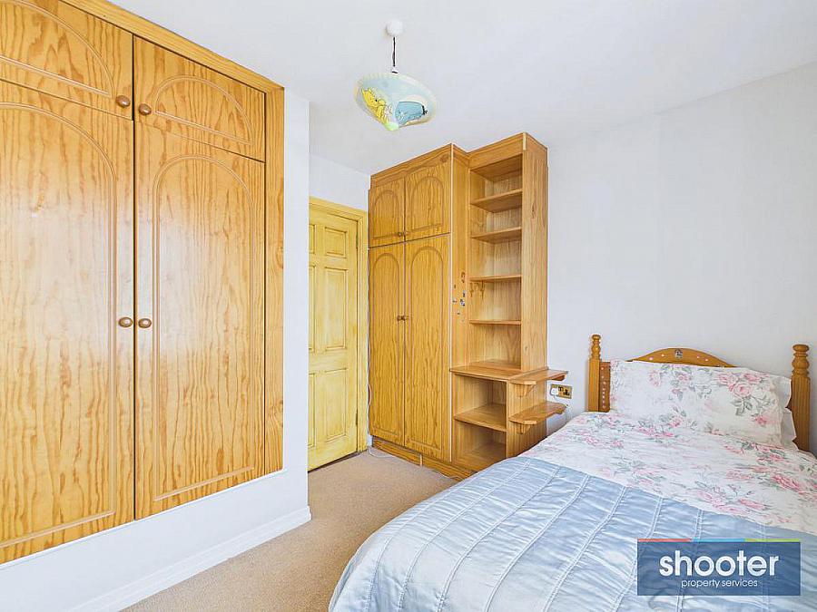 4 Beechmount Park