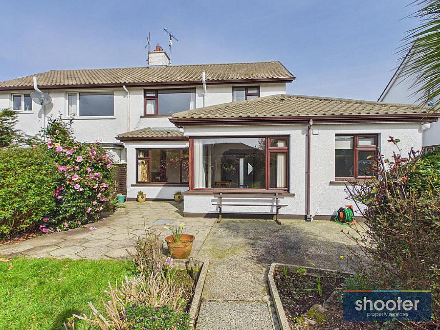 4 Beechmount Park
