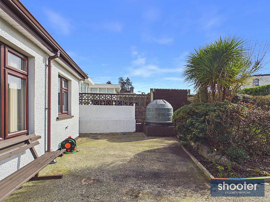 4 Beechmount Park
