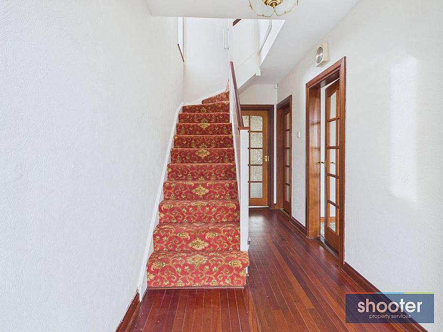 4 Beechmount Park
