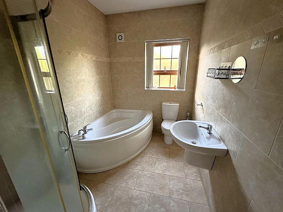 8 Dromore Court Upper Dromore Road