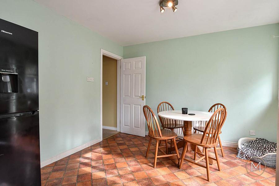 11 Riverside Mews
