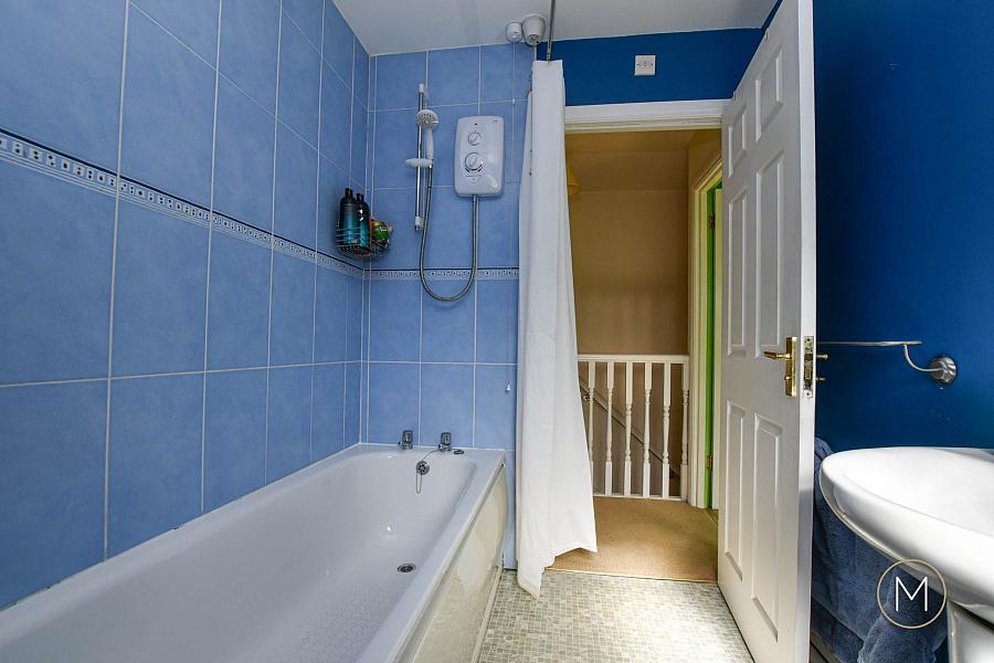 11 Riverside Mews