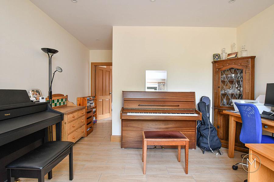 4 Nursery Grove