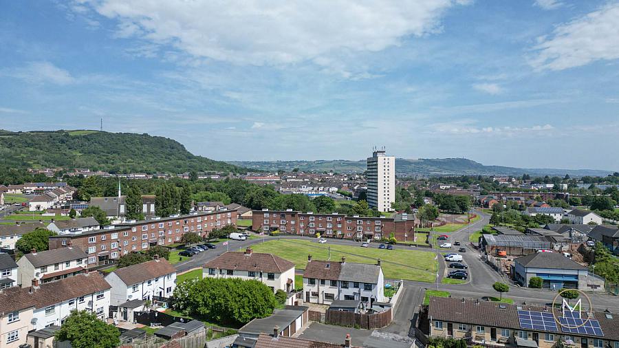2 Barna Square