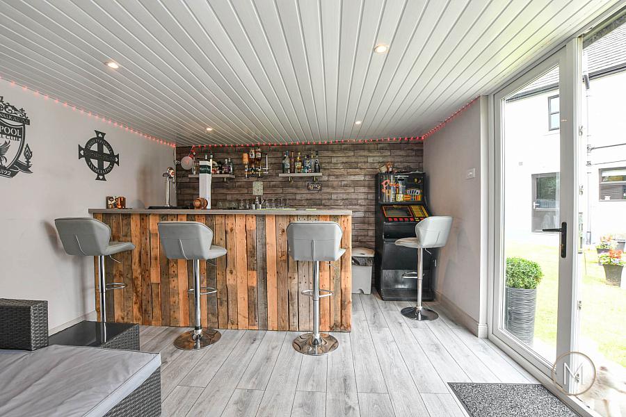 85 Niblock Road