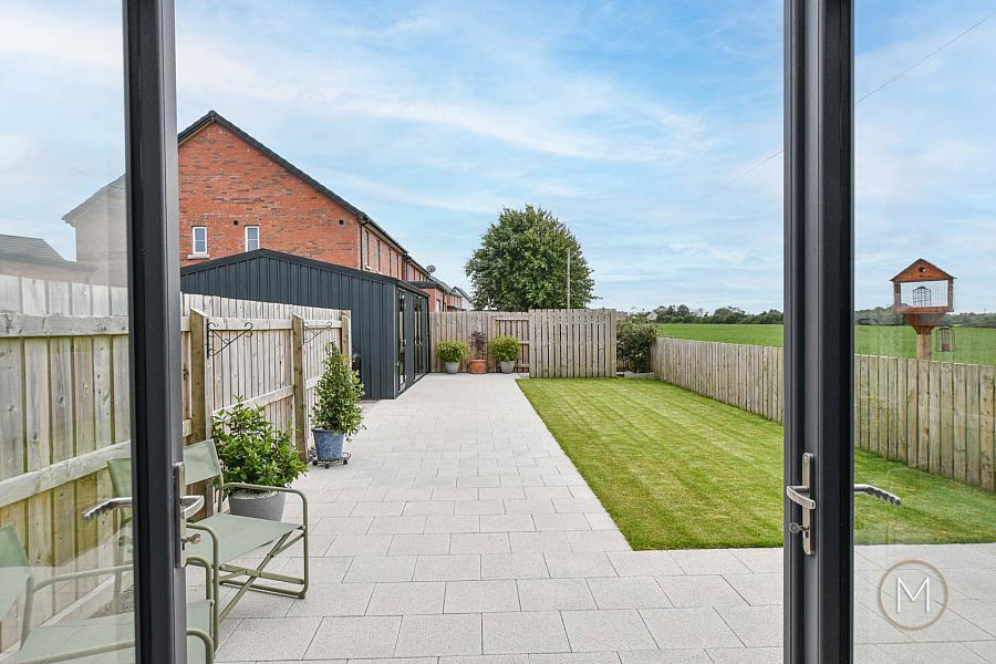 52a Red Row