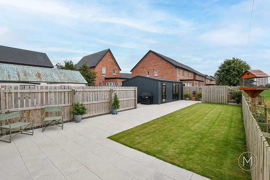 52a Red Row
