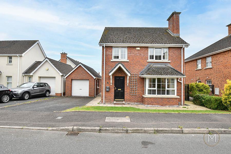 5 Carnbeg Avenue