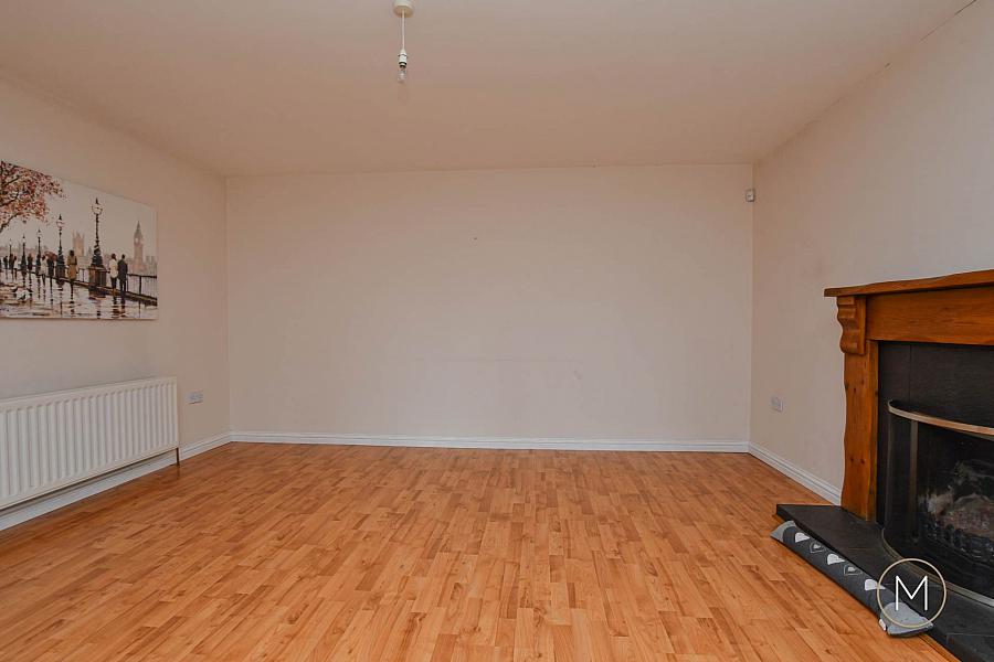 5 Carnbeg Avenue
