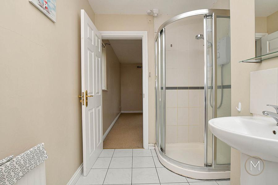 5 Carnbeg Avenue