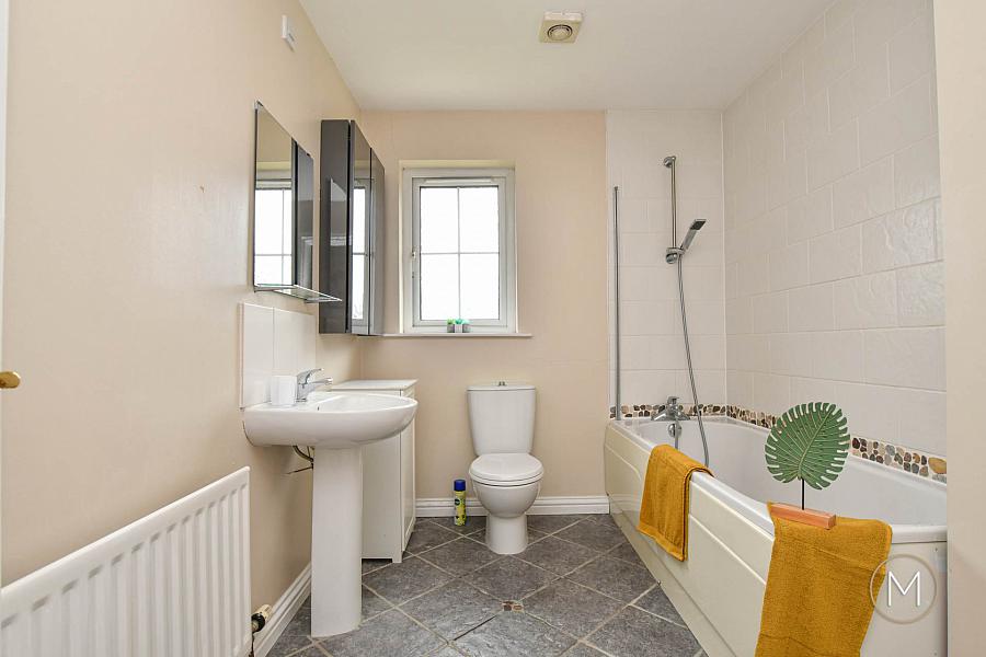 5 Carnbeg Avenue
