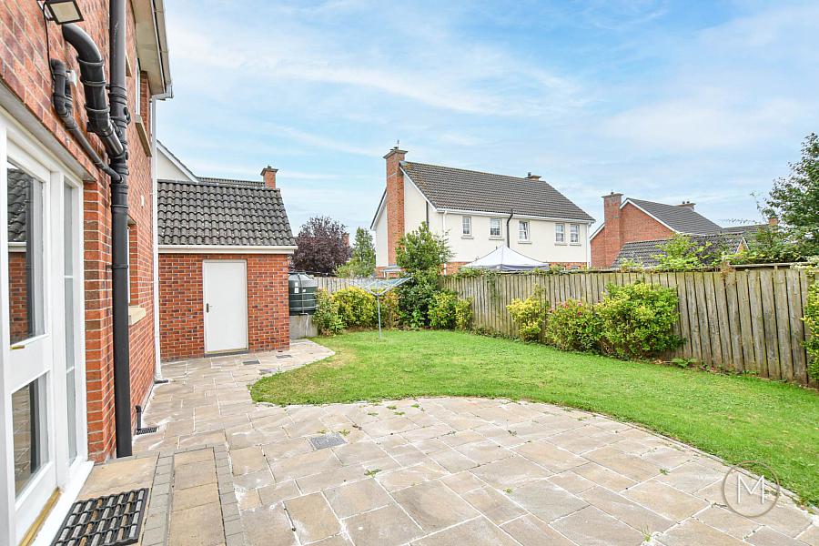 5 Carnbeg Avenue