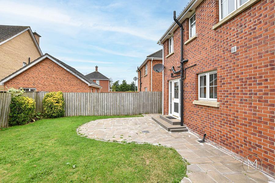 5 Carnbeg Avenue