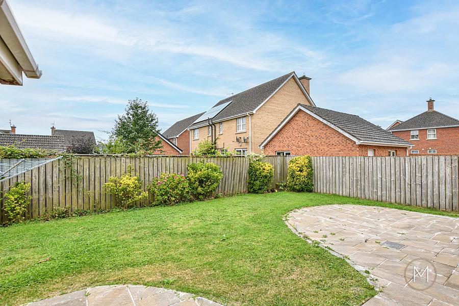 5 Carnbeg Avenue