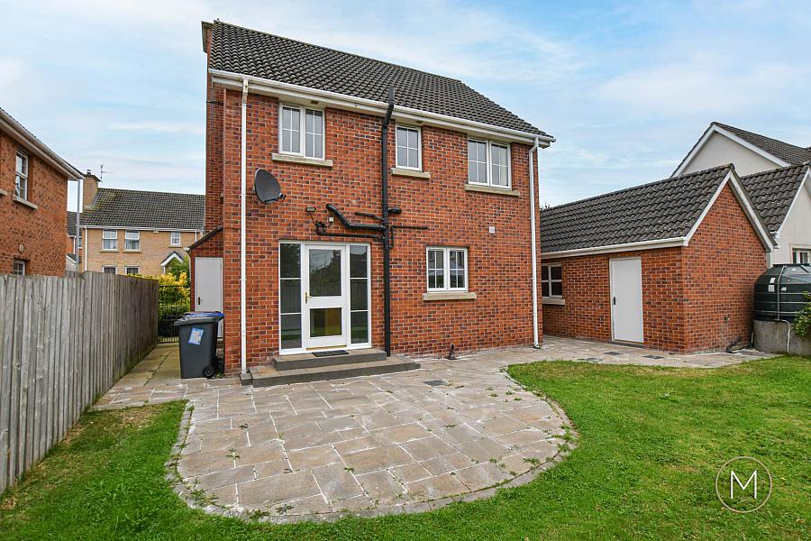 5 Carnbeg Avenue