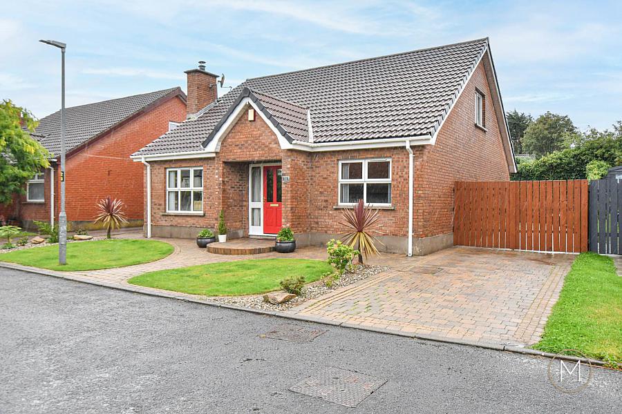 16 Laurelvale, Crumlin, BT29 4WW