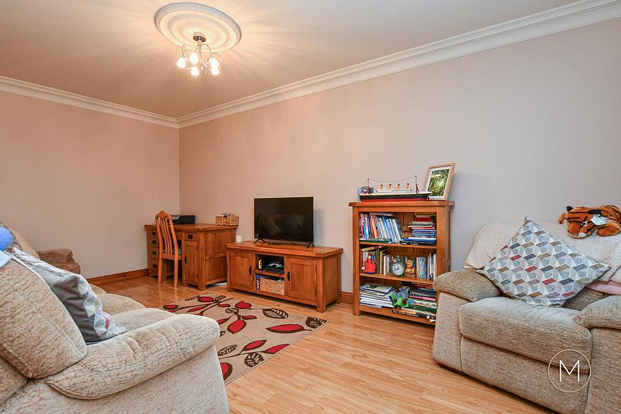 16 Laurelvale