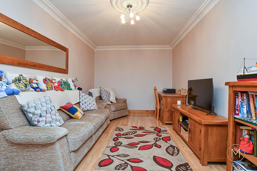 16 Laurelvale