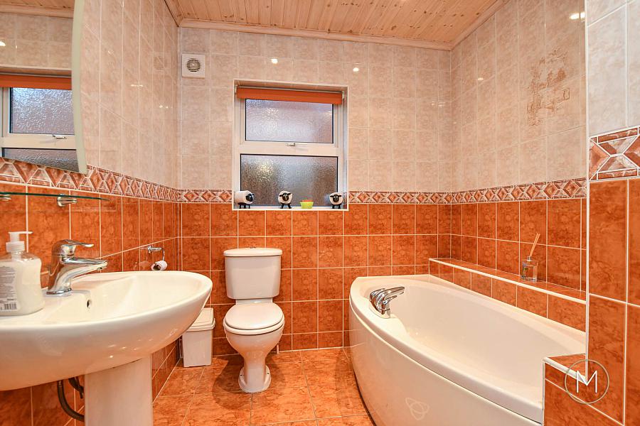 16 Laurelvale