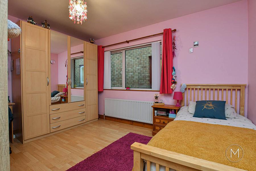 16 Laurelvale