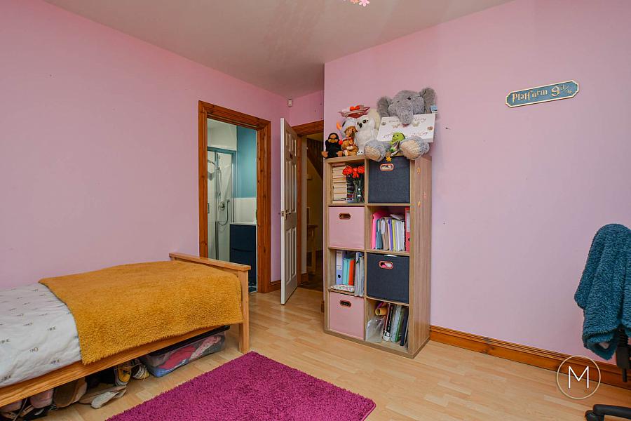 16 Laurelvale