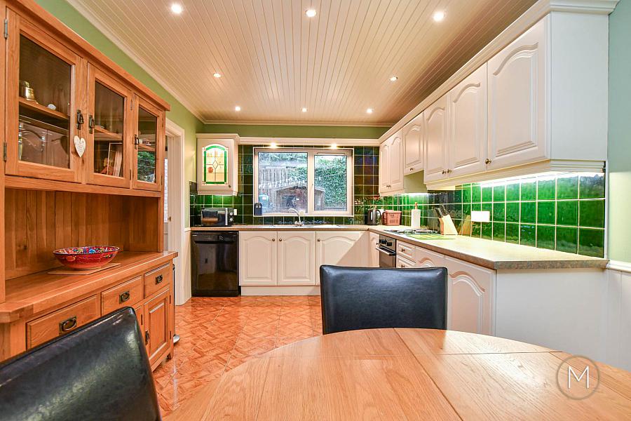 16 Laurelvale