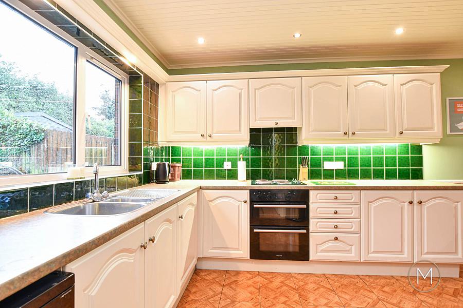 16 Laurelvale