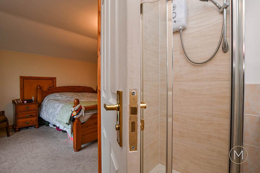 16 Laurelvale
