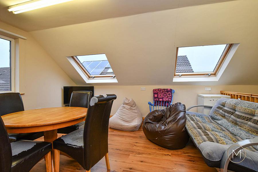 16 Laurelvale