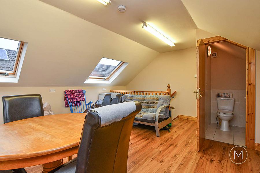 16 Laurelvale