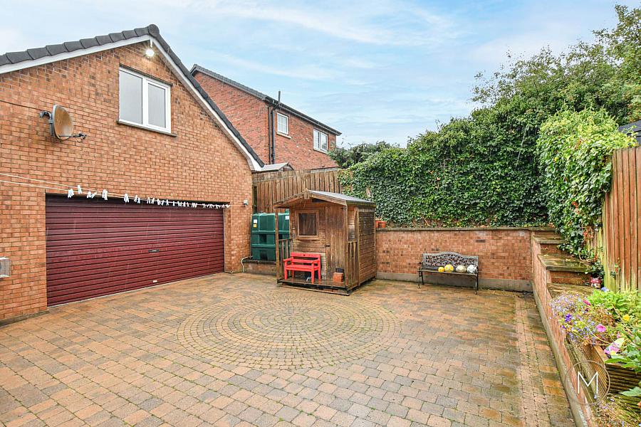 16 Laurelvale