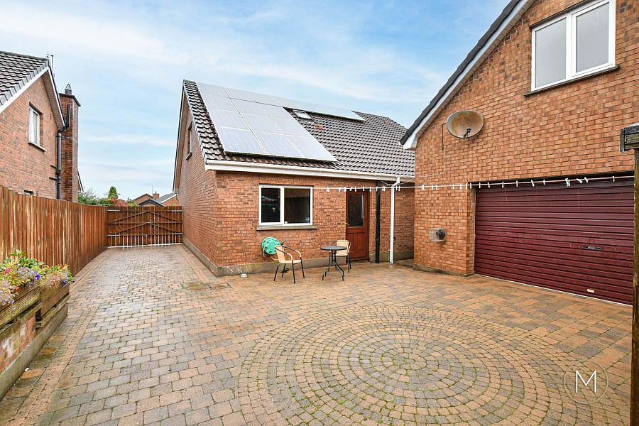 16 Laurelvale