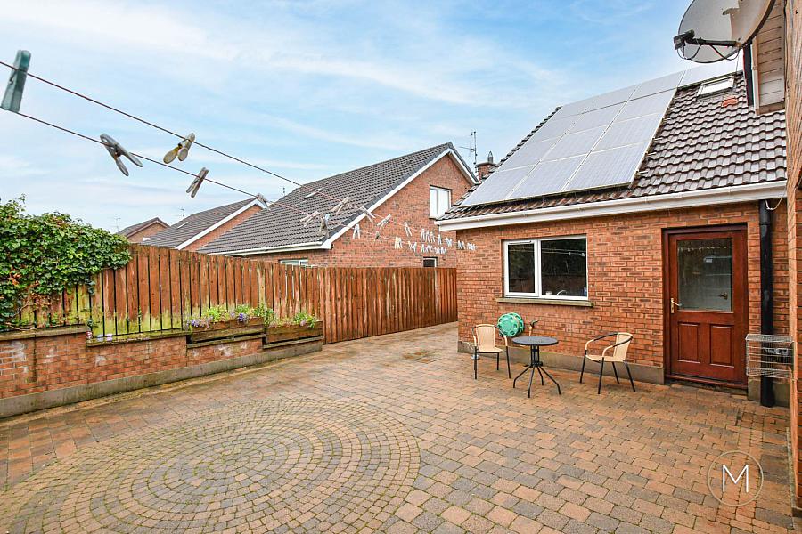 16 Laurelvale