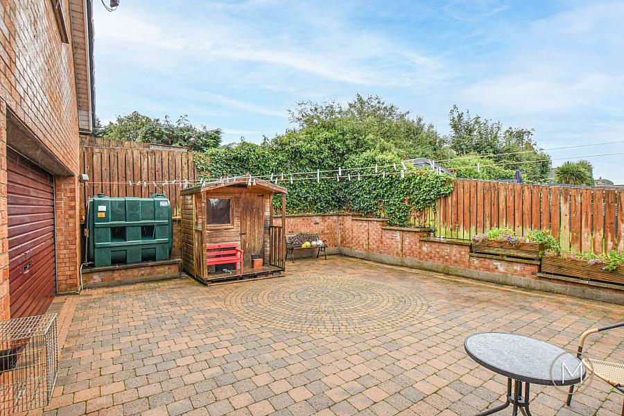 16 Laurelvale