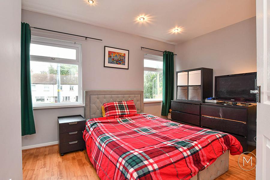 32 Menin Road