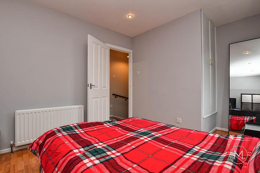 32 Menin Road