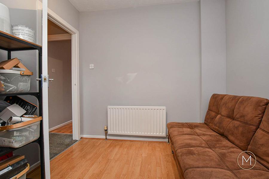 32 Menin Road