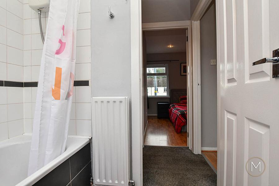 32 Menin Road